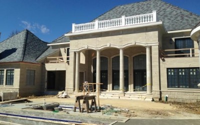 Who’s building the mansion along Turkeyfoot Road?